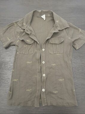 kate quinn Kids Ribbed Button-Front Top in Olive with Light green plane Accents